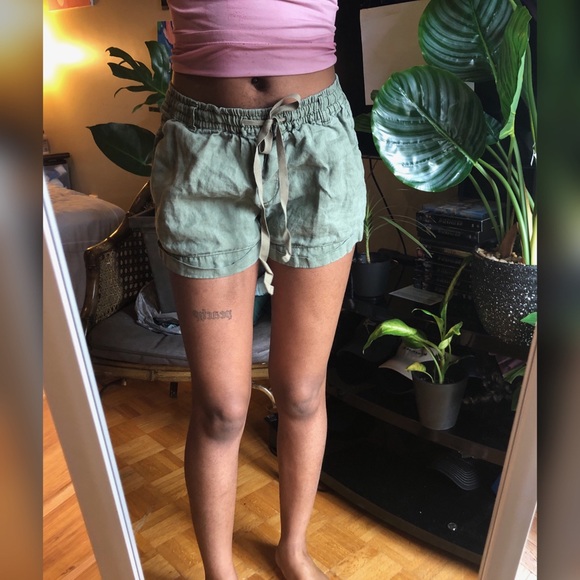 Summer shorts 💚 - Picture 2 of 6